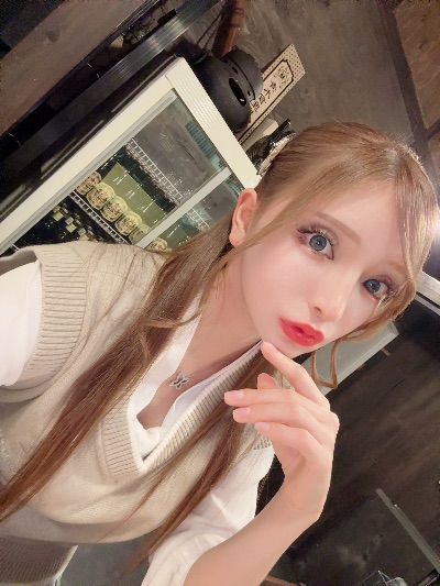 クラブ エスケープ アイラ 瞳を閉じて君を描くよ?1