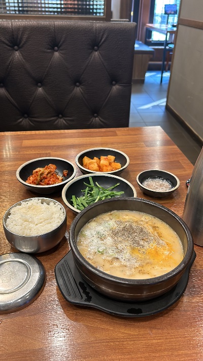 クラブ エスケープ はな 1人ごはん🥄1