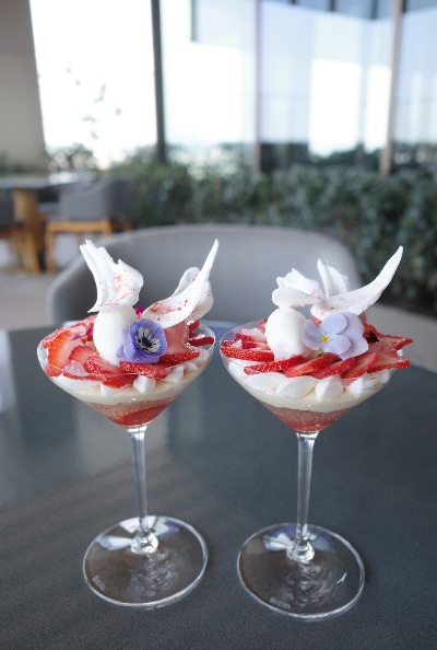 クラブ エスケープ くるみ Ritzのパフェ🍓🍨1