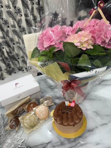 クラブ エスケープ まりあ 母の日1