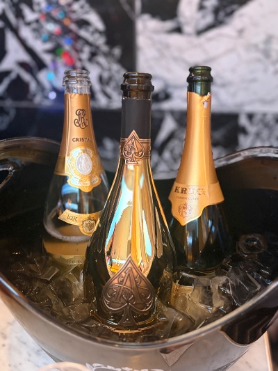 クラブ エスケープ レイ 幸せとは星が降る夜の……1