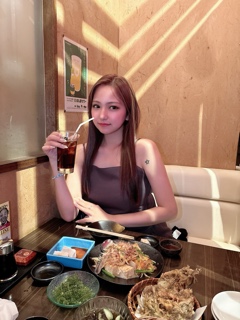 クラブ エスケープ りさ 考え中💭1