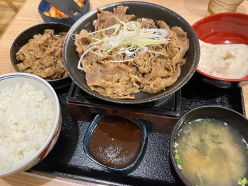 クラブ レオ 楓 牛丼は飲み物…???1