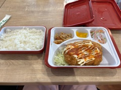 ラウンジリオ中洲 れんか 学食1