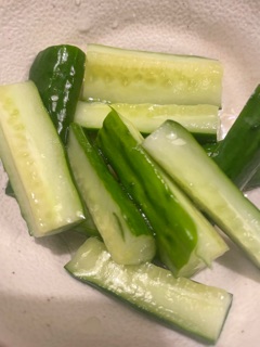 ラウンジリオ博多 かずは きゅうり1