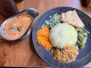 ラウンジリオ博多 さら スパイスカレー屋さん1