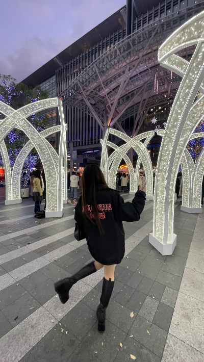 クラブ ライズ まな 私の後ろ姿🤣1