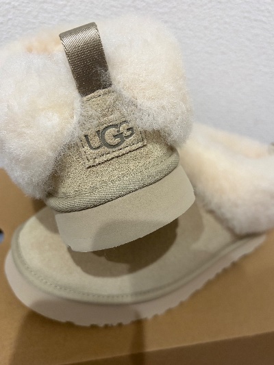 クラブ ロイヤル まふゆ UGGのブーツ🥾1