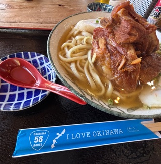 クラブ ロイヤル たえ 沖縄そば1